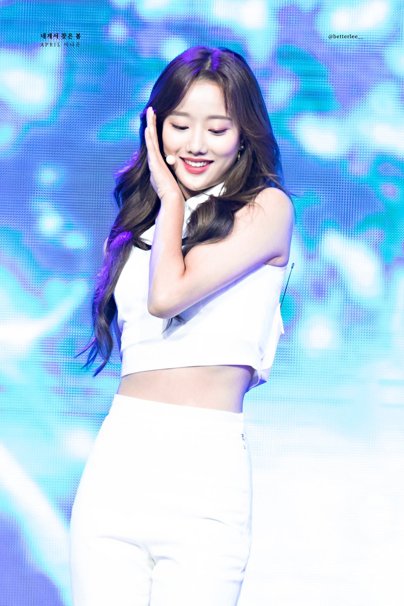 betterlee__'s tweet photo. 180506 양구 곰취축제 2pic

정말 눈부시게 넘 예뻐서 우리 아파트 다 뿌셔 😭😭
#에이프릴 #나은 #이나은
#APRIL #NAEUN
@APRIL_DSPmedia @4wallE https://t.co/EEX4ZFBqCS
