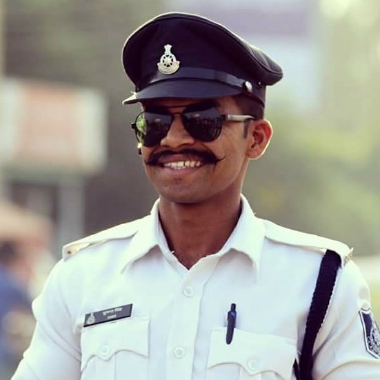 sumantsinghcop's tweet photo. #NewProfilePic ☺️ #sumantsingh #indianpolice #indiancop #indorepolice https://t.co/V1HqsQKxC6