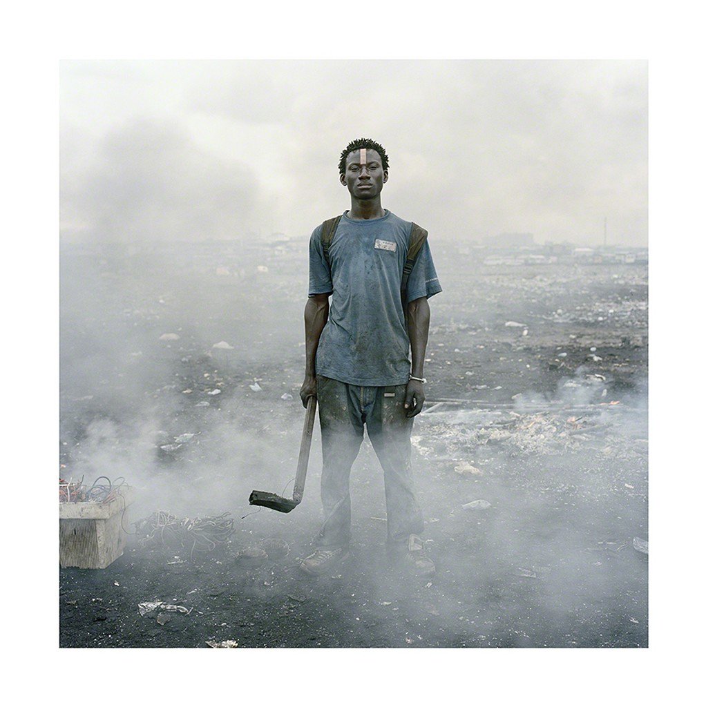 SamuelMensahB's tweet photo. Agbogbloshie Market, Accra, Ghana 

Shot by Pieter Hugo https://t.co/B4p2XBM2oQ