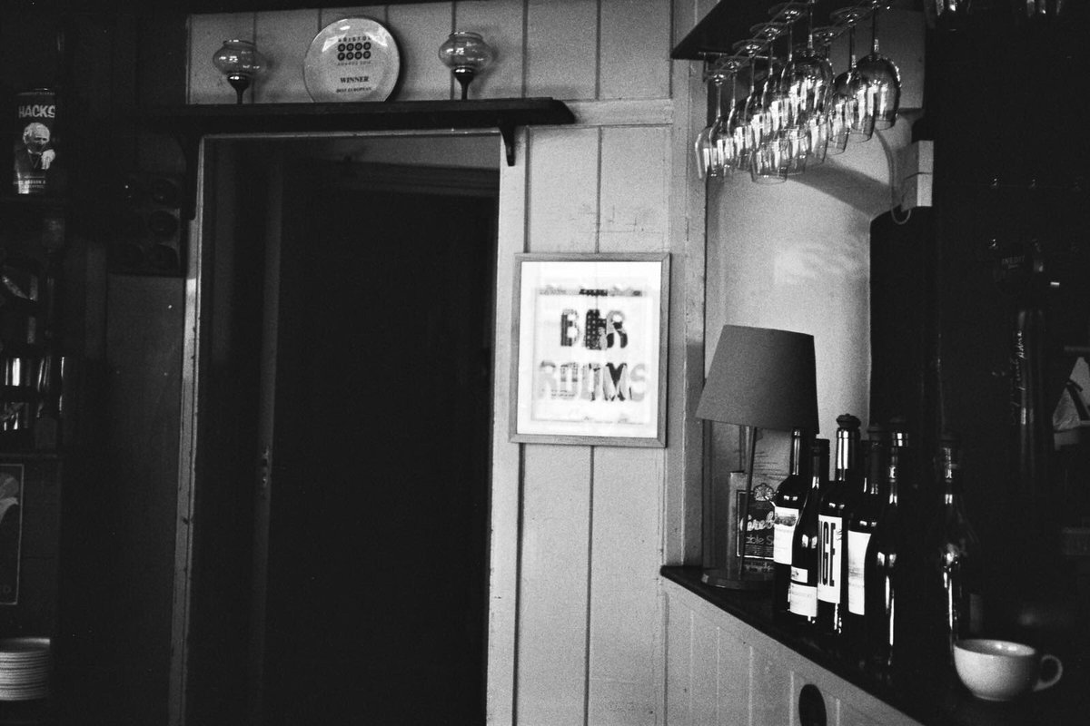 BellsDiner's tweet image. #reflections #inthebar #barrooms #twodrinksandasnack #twelvepounds #allweeklong #loveyourlocal