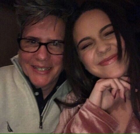 beamiller_ita's tweet photo. Buona #FestadellaMamma a Kim🌺
#MothersDay https://t.co/nyVVzLcNO6