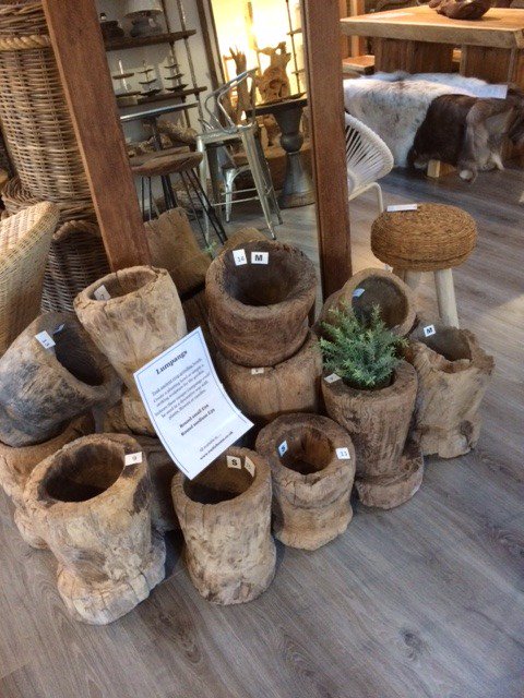 RusticHouseCafe's tweet photo. Teak ancient crop grinding bowls, ideal to create a planting bowl or an amazing sculpture. Just need some imagination.......https://t.co/Zwv4cnvhKg #pots #decorativebowls #rusticplanters #uniquegifts https://t.co/VA5r8cHuNP