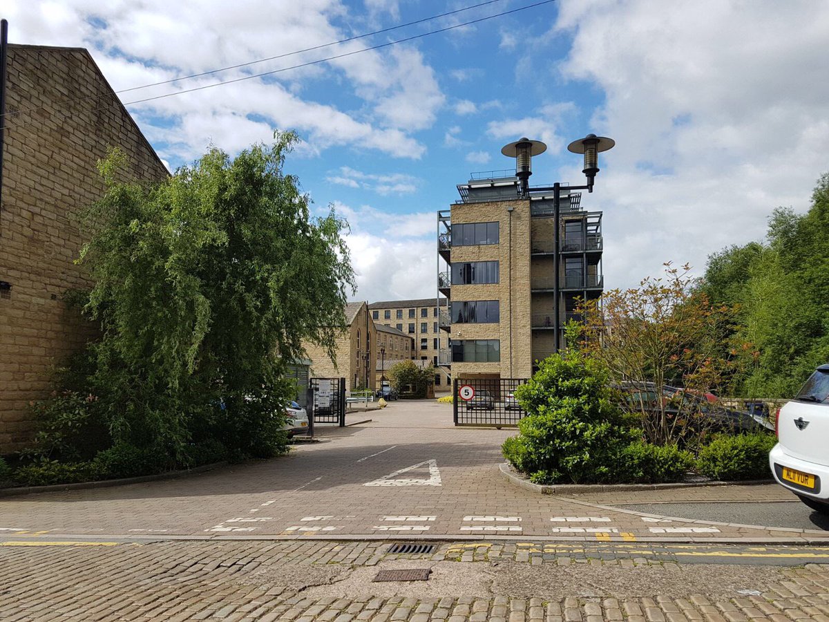 sofiaalassaf's tweet image. It doesn't hit you until you've given your keys, It doesn't hit you until that it's no longer your home 😢💔