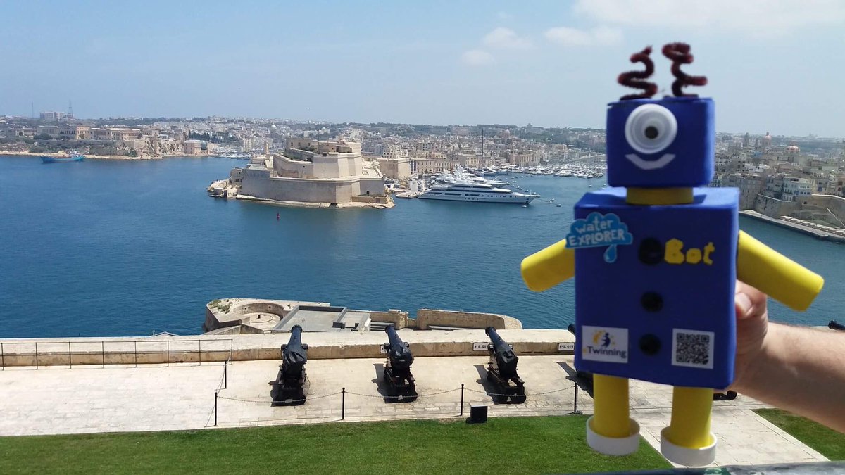 eBotOfficial's tweet photo. Valletta, European capital of cultural 2018 #etwinning #Roboticnow! #Valetta2018 @tretwinning @eTwinningMalta https://t.co/eDilCk8lUp