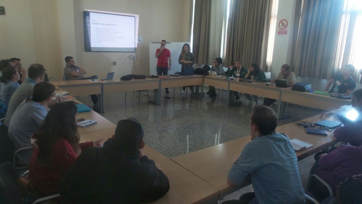 scouts_msc's tweet photo. Nos encontramos en la 69 Asamblea General de Scouts MSC, en la que le ha sido otorgada a Mario Díaz la máxima condecoración de la @scoutsfee, el lince de plata, gracias a @JReig_scout @scout_es @eliaspy , por acompañarnos este momento tan importante. Felicidadess https://t.co/AGSDdp3eoj