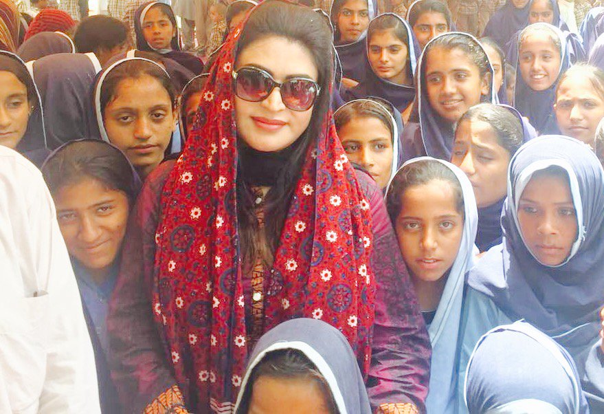 SPalijo_Office's tweet photo. Senator @SassuiPalijo visited different schools in remote areas of #Thatta and inaugurated science lab at #PublicHigherSchool at #DataarNagar
#Pir_Jo_Goth #Thatto
@BBhuttoZardari @BakhtawarBZ @AseefaBZ https://t.co/k2QehhdJhd