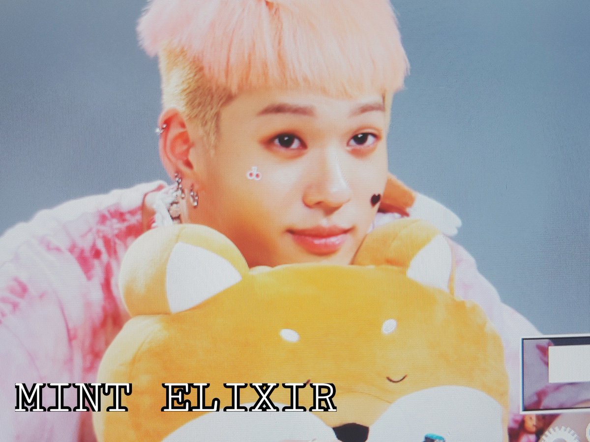 MINT_ELIXIR_528's tweet photo. [preview]180513 팬사인회
ㅇ<-<........
#IMFACT #임팩트 #UNGJAE #웅재 #빛나 #웅재사랑해
@imfact_twt https://t.co/klDt4zddPR
