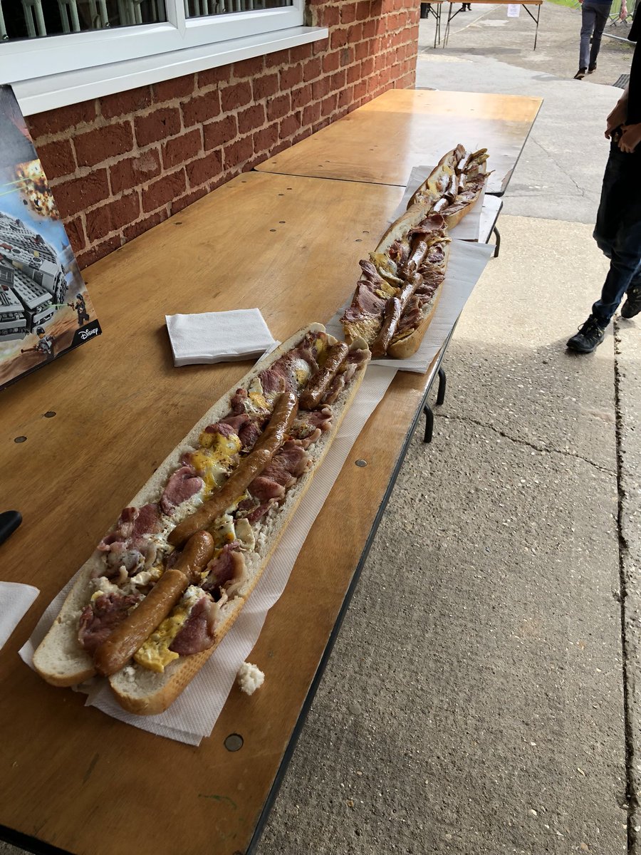 Phillywillywoo2's tweet photo. @HampshireBlade  Your breakfast has arrived!! https://t.co/rYdTyynQH6