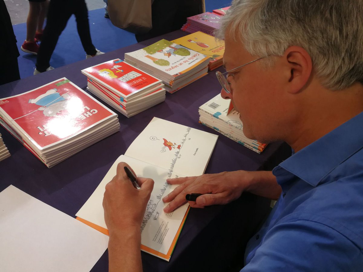 Ecco alcune foto del firmacopie di Ole Könnecke presso il nostro stand. Grazie a tutti coloro che sono intervenuti! #SalTo18 <a href="/SalonedelLibro/">Salone Libro Torino</a>