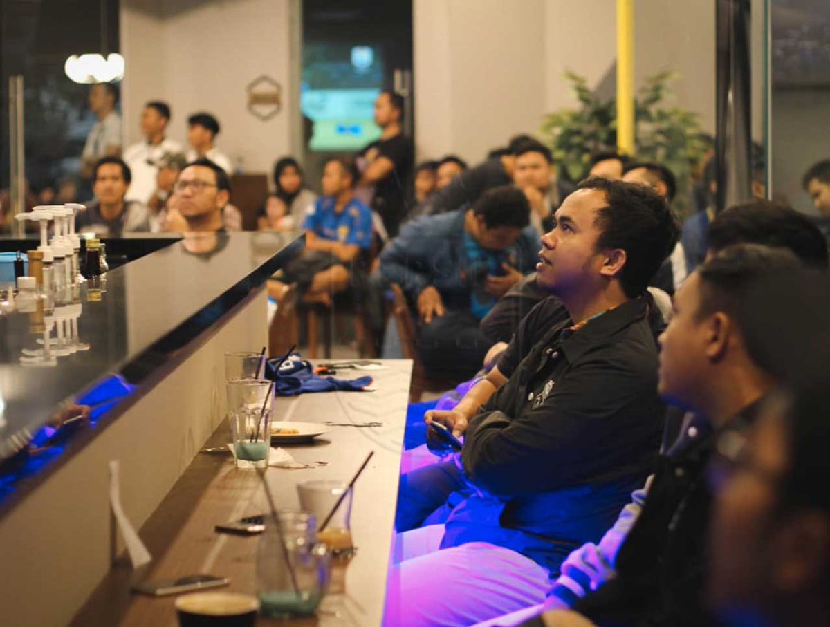 persib's tweet photo. Euforia Kemenangan Terasa di 1933 Dapur &amp; Kopi

https://t.co/g3EsZWKOoX https://t.co/9pcrnRYsqu