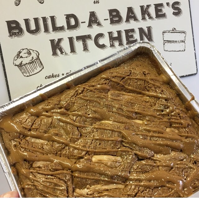 Caramac &amp; biscoff blondies ✨