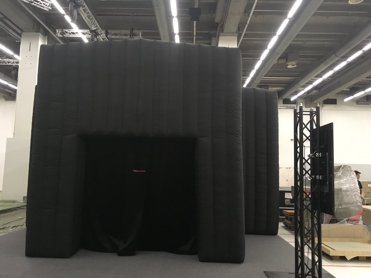 Super exciting addition to Hall 9 and IMEX this year - C2 Sky Lab and in the. Dark Lab - Learning made fun and memorable.  If you scared of heights maybe you can try the dark? #Imex18