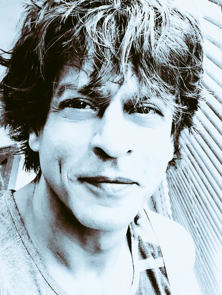ImSRKAddicted's tweet photo. My Captain @DineshKarthik asked me to smile cos I was so disappointed at the match before. This pic is for him.  Thx @Russell12A @prasidh43  @SunilPNarine74 &amp; #KKRTeam. Onwards &amp; up...❤ https://t.co/AVqtO4e8OX