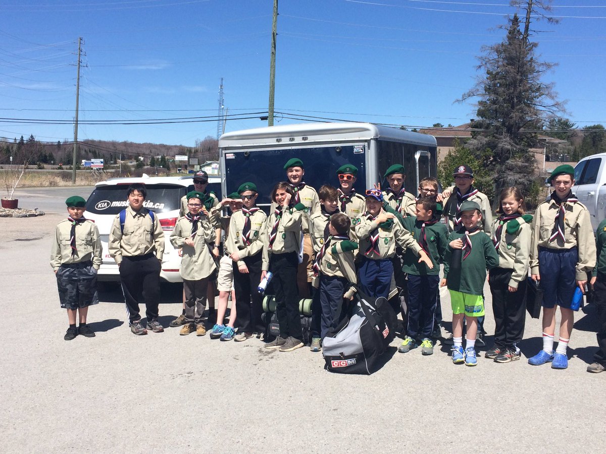 Shout out to <a href="/muskokakia/">Muskoka Kia</a> helping 1st Muskoka Explorers get to #Hamilton to visit <a href="/CWHM/">Canadian Warplane Heritage Museum</a> #BPSA #traditionalscouting