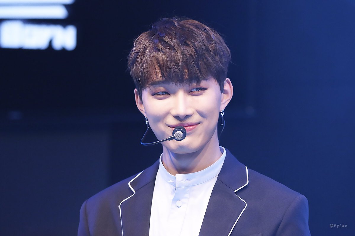 KimJaehanPH's tweet photo. [HD] 180509 Spectrum debut showcase.

📸JAEHANDUNGYI

#김재한 #KimJaehan #WYNN #SPECTRUM #스펙트럼 #KJPH https://t.co/BS49jFanBc