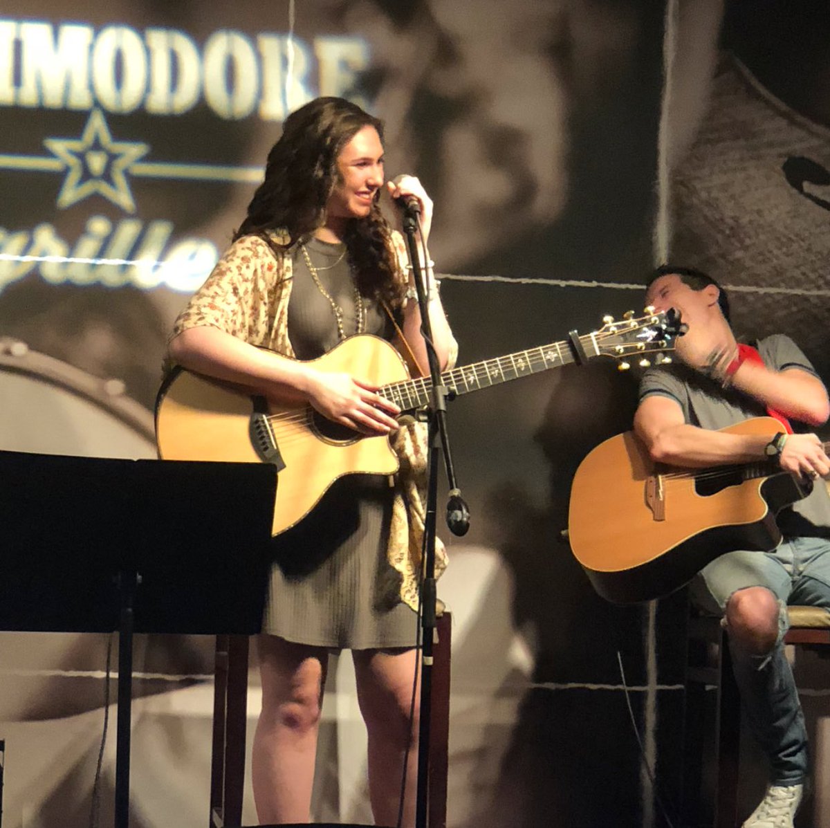 #HappyMothersDay #ThanksMom 4 your ❤️&amp; support of #MyPassion 🎤🎼 #LoveYouMom <a href="/CommodoreGrille/">Commodore Grille</a> #Nashville  @JennaRenaeMusic @justnlovemusic