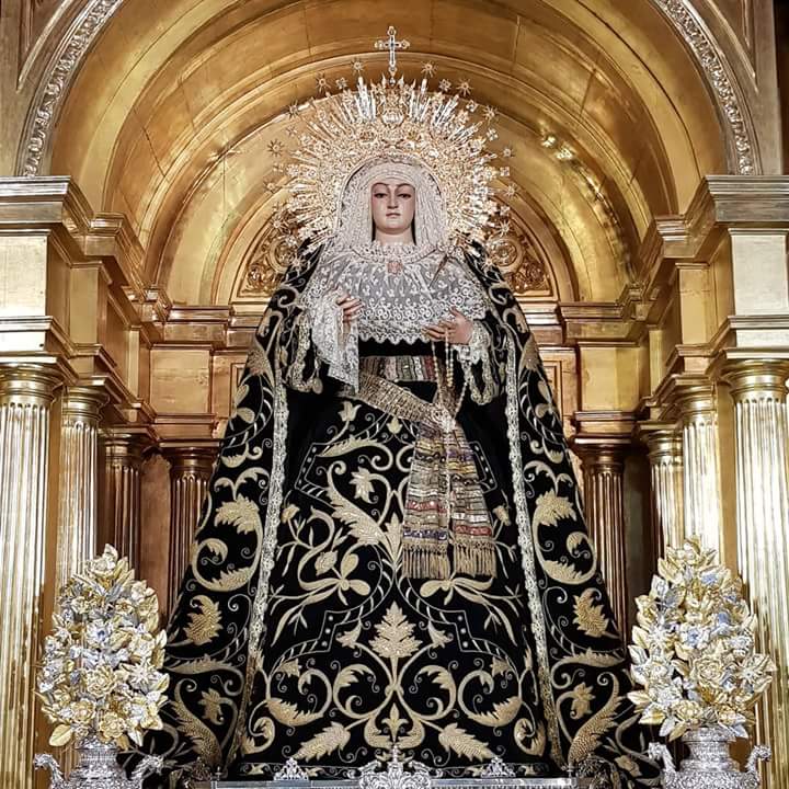 MES DE MAYO, MES DE MARÍA.
FLORES PARA LA VIRGEN.

Día 13: Reparación al Señor por las desobediencias.

Venid y vamos todos 
con flores a porfía 
con flores a María 
que Madre nuestra es.

#SoledadAlcaládelRío 
#StabatMaterDolorosa