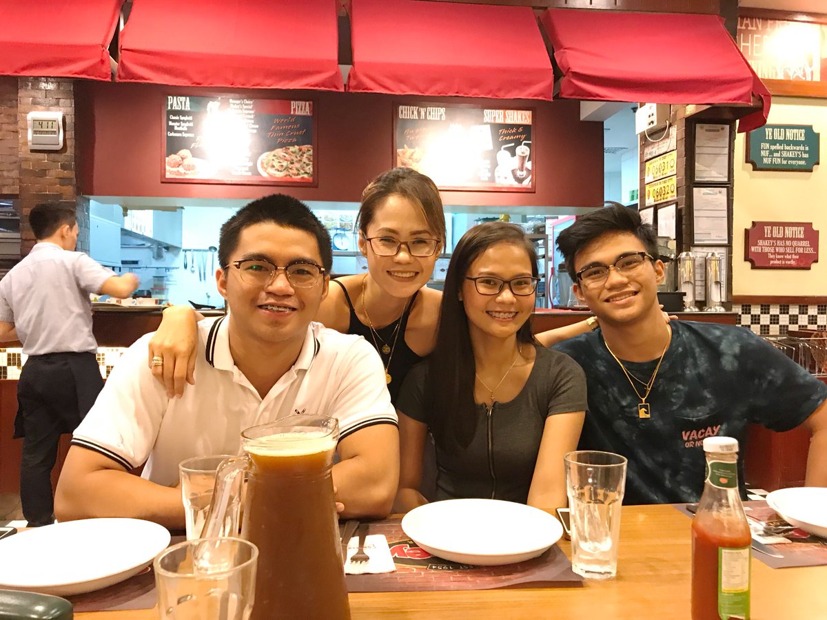 lykaholic's tweet photo. Team #Halap 😢 https://t.co/EmXSa5geS2