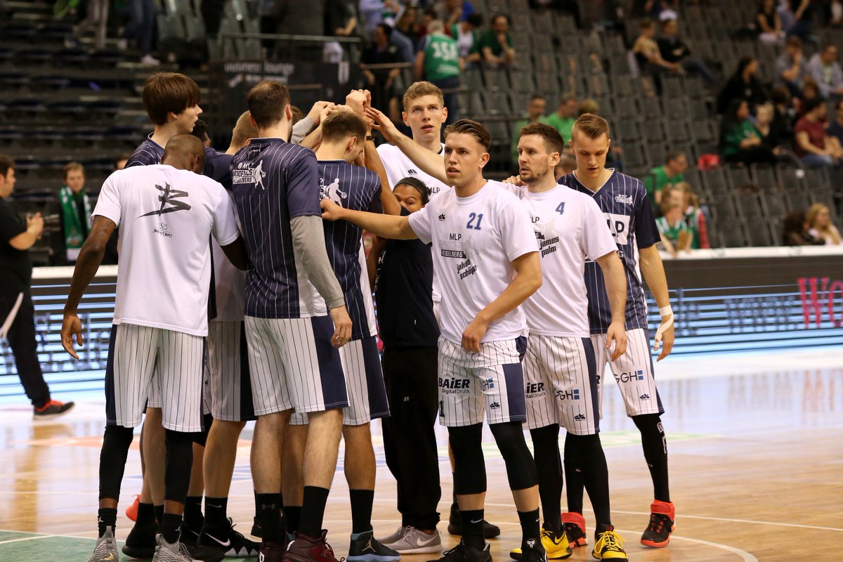 Gestern eine Verlängerung, heute eine Verlängerung: Bei uns geht es Schlag auf Schlag! Athletik-Trainerin Serena #Benavente bleibt uns erhalten. Die sympathische US-Amerikanerin baut ihr Engagement zudem weiter aus 😊: mlp-academics-heidelberg.de/benavente-und-…

#BockaufBasketball #ProA #OffSeason