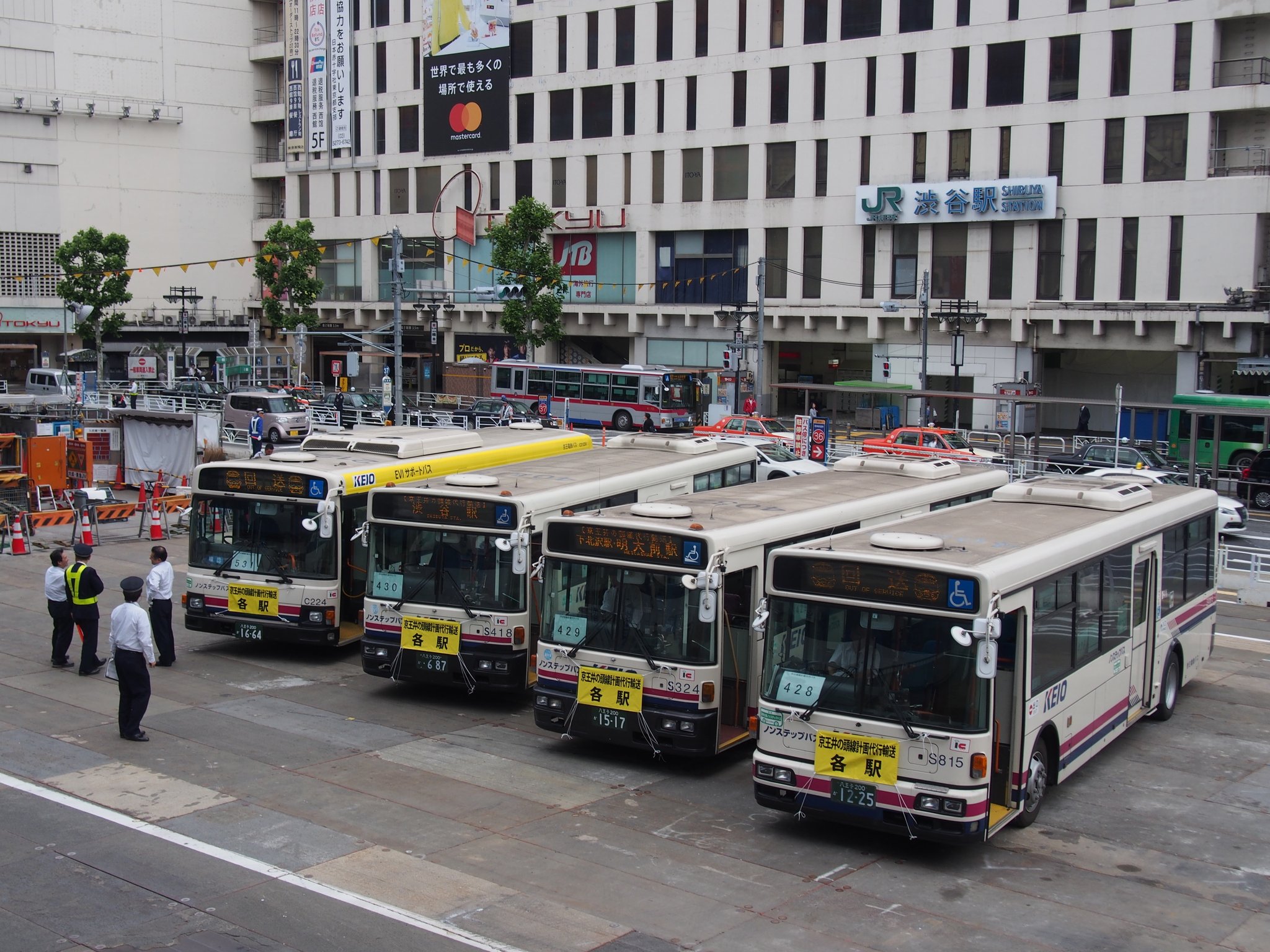アンダイ on Twitter "井の頭線・代行バス 下北沢駅付近の橋桁の架け替え工事のため、渋谷～明大前間は今朝
