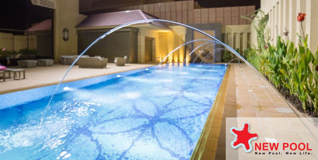 NewPoolSA's tweet image. Fountains are not just for malls, hotels or parks. They can be an elegant and playful addition to your #swimmingpool, too. Mounted below the deck surface so no one's accidentally tripping.  #fountain #poolfun #elegance #ourpoject #riyadh