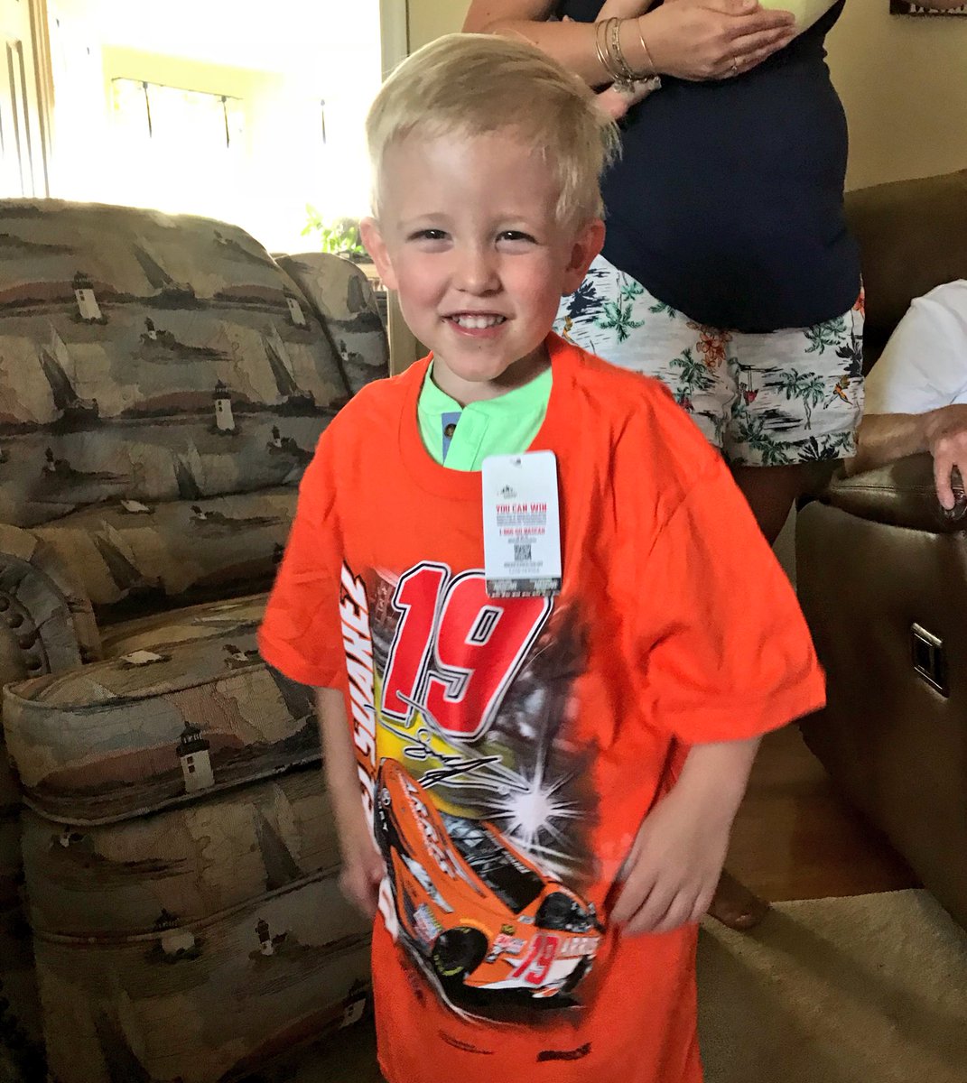 ChrisALee15's tweet photo. When your 3 year old gets a shirt of his favorite driver @Daniel_SuarezG! #DannyBro https://t.co/4VLtMZCgir