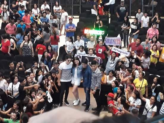 VinBuddies's tweet photo. #RoadToKasal mall show at Vista Mall Taguig. @VinAbrenica @StarCinema #Kasal #VinAbrenica https://t.co/peB5gXWV5C