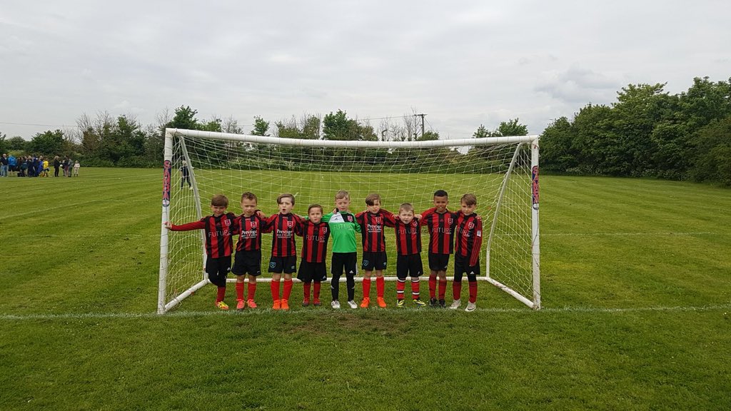 @RoneoYfc #U7 won all three of their mini tournament games 2day 👌🏻 well done all 🙌🏻🙌🏻 
@FUTUREdesigns thanks 4 supporting them this season it is much appreciated 💯👊🏻💥