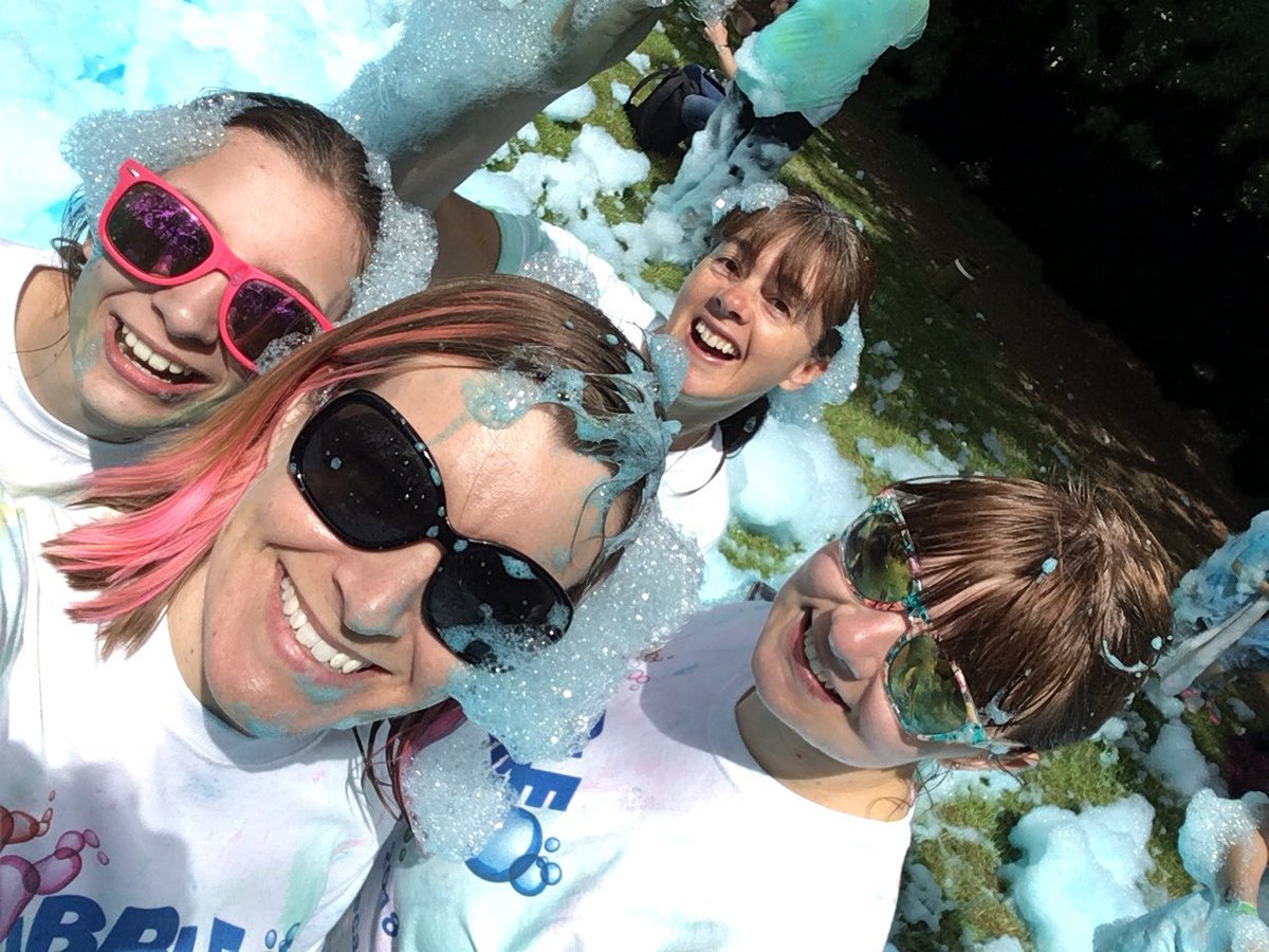 JenNorster's tweet photo. A lovely morning playing in the bubbles ... now it’s picnic time! #weldmarbubble @weldmar @SarahCormack16 https://t.co/T1Vab7iwd3