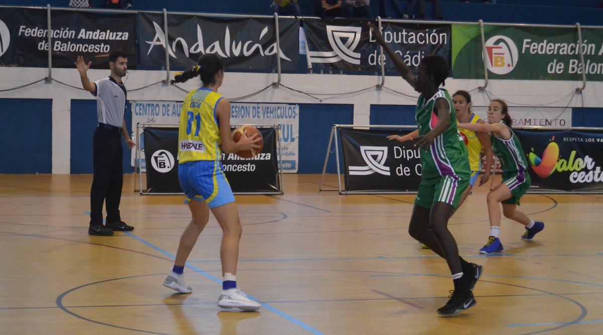 FAB_Andaluza's tweet photo. #CADEBAIF2018 ⛹️♀️
✅ Final
🏀 @CanteraUnicajaC - @cdgines
⏱ 3º cuarto: 57 - 35
📺https://t.co/MUUIjYyCaw
@FAB_Malaga @SevillaFaB https://t.co/NeoUWHKXll