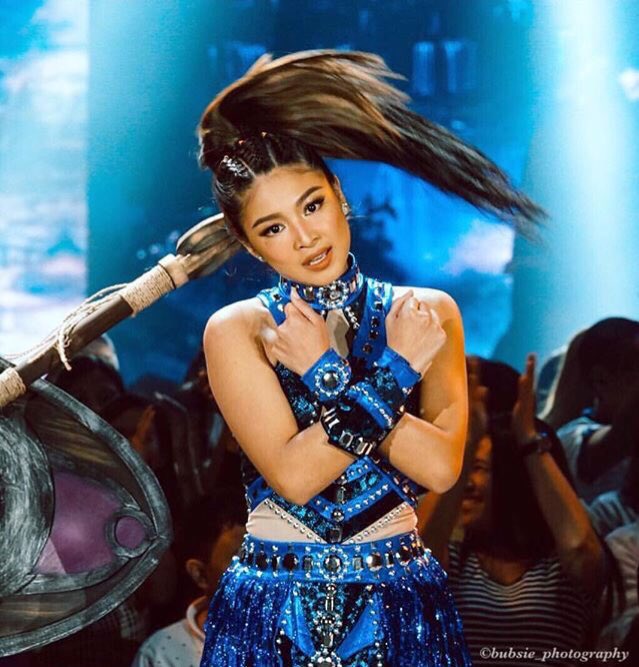 nadineftjadine's tweet photo. I‘m so late with today’s ganaps anD HERE’S NADINE LOOKIN’ LIKE A STRAIGHT UP QUEEN. https://t.co/eCicsiuZJn