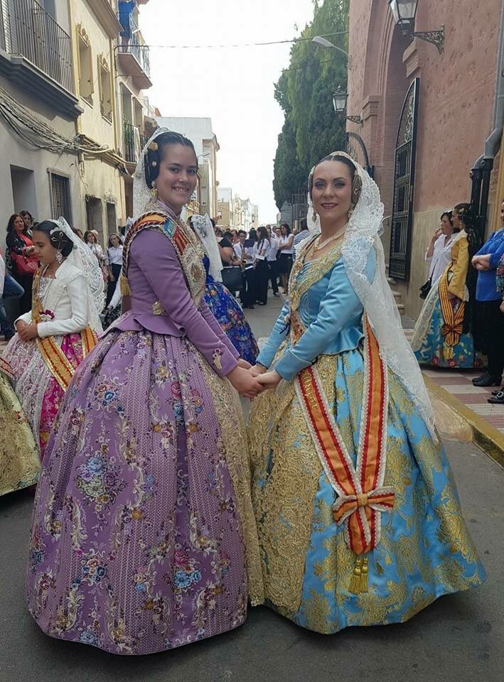 Les nostres Falleres Majors, President Infantil i Vicepresident, ahir per la vesprada participaren en la processó de la Cofradia de la Mare de Déu dels Desemparats
#fallaportal #processó #falleséstotlany