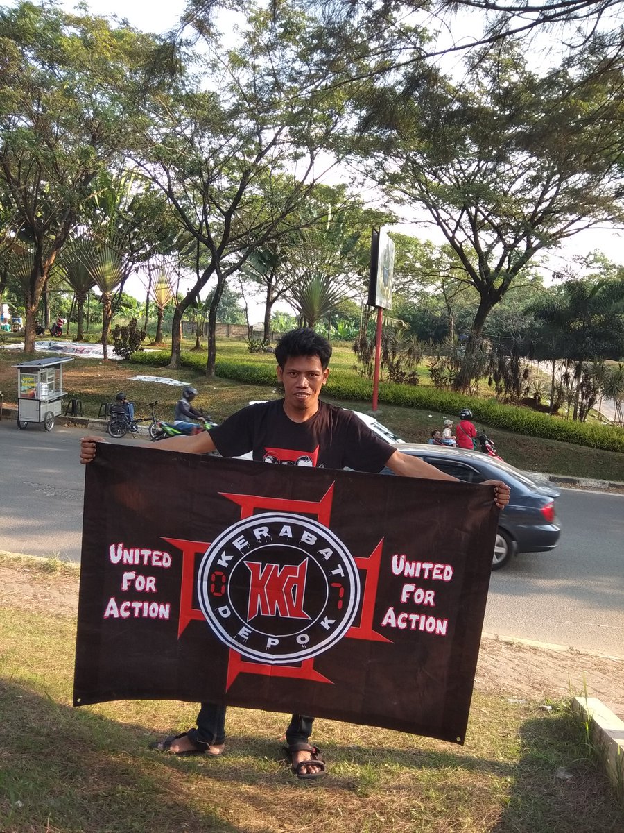 terimakasih yg sudah meluangkan waktunya buat forum rutin KKD07..semoga forum berikutnya nambah banyak yg hadir dn nambah juga anggota baru hehehe..#KKD07MASIHADA #KOTAKMASIHADA #HARGAMATI <a href="/kotakband_/">Official KOTAK</a>