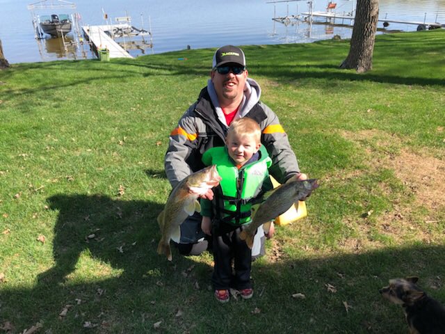 zach_jans's tweet photo. MN Fishing Opener with my favorite fishing buddy. https://t.co/MrMBZsywhn