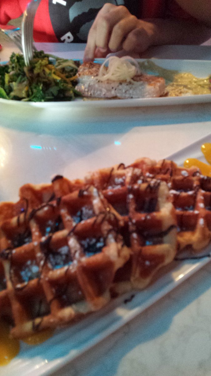 Robin_Brownlee's tweet photo. MOTHER'S DAY at @HolyRollerYEG . This is terrific. https://t.co/oVshw8Tdt2