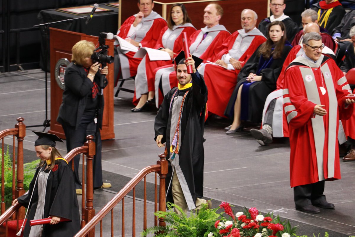 sacredheartuniv's tweet photo. Big congratulations to the Class of 2018, and welcome to the ranks of @SacredHeartAlum!
#GradSHUation #SHUgrad #WeAreSHU https://t.co/dpjKmNMF1c