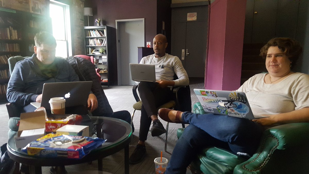 DirectorsLabCHI's tweet image. Hello friends! Committee meeting in session. Thanks to everyone that applied to our lab!  #DLCLab2018