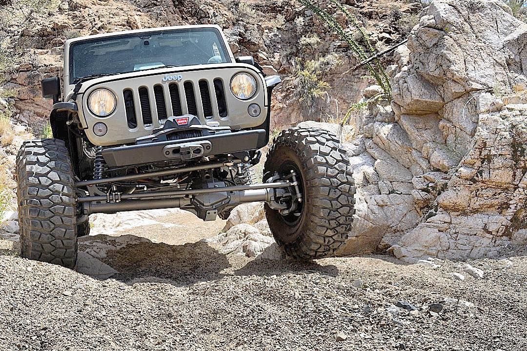 Reposting @ericeickhoff:
...
'Mobbin Out 😎 ⛰🏜🌵🙌🏻Have a good weekend , See you out on the rocks . 
#geiserbros #genrightoffroad #genrightelitesuspension #CurrieEnterprises #savvyoffroad #rockcrawling'