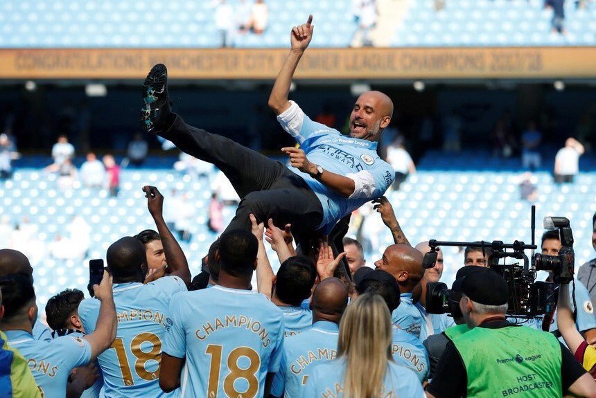 TodoGuardiola's tweet photo. Records del City en la Premier 2017-18
100 puntos (95,CHE 04-05)
19 puntos al 2º (18,ManU 99-00)
32 victorias (30, CHE 16-17)
18 victorias seguidas (13,ARS 01-02, CHE 16-17)
16 victorias fuera (15,CHE 04-05)
106 goles (103,CHE 09-10)
+79 dif. goles (+71,CHE 09-10) https://t.co/zv13Bf0sxG