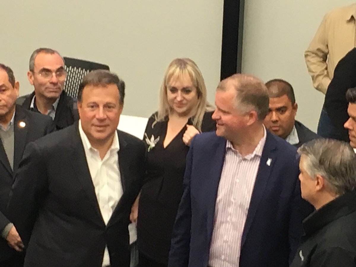Honoured to watch our cohort of students discuss their progress and experience here at the LSU with the President, Vice-President, some of the Cabinet and the Ambassadorial delegation...#ARUProud <a href="/JC_Varela/">Juan Carlos Varela</a> @IGM64 @ukinpanama @angliaruskin @ARUAlss