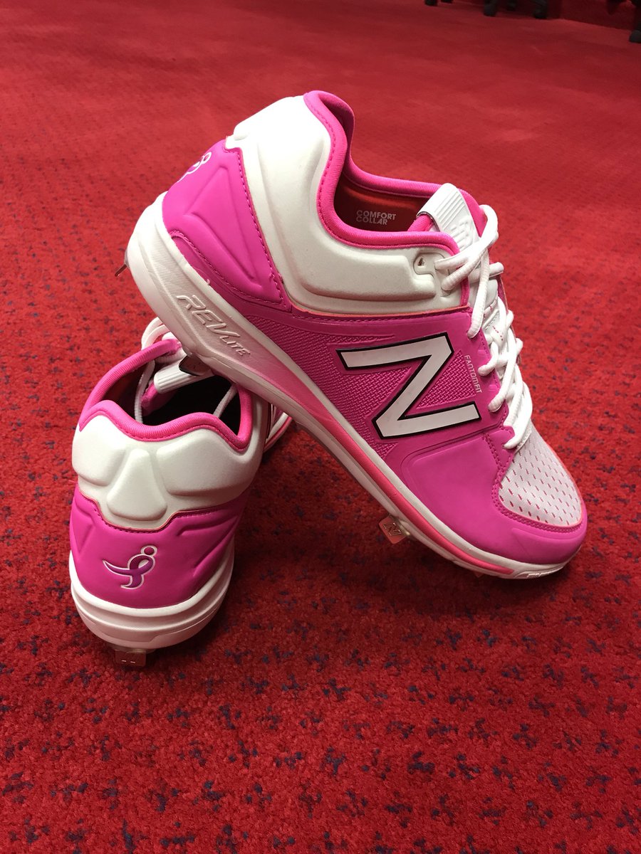 Cam_Bedrock's tweet photo. Thanks #Moms for teaching us what strength and courage means. In 2018, New Balance shall contribute 5% of the MSRP of each product sold from New Balance’s Lace Up for the Cure® Collection to Susan G. Komen® with a guaranteed minimum donation of $500,000.  https://t.co/BaJMQ7fuNB https://t.co/Ei8cpzyV9c