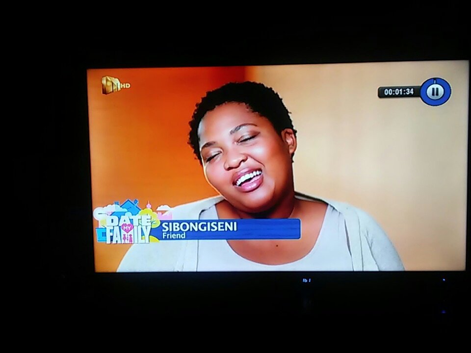 MsKeneilweM's tweet photo. #DateMyFamily do i smell jealousy from the girl best friend?? https://t.co/cXpq6bkVkb