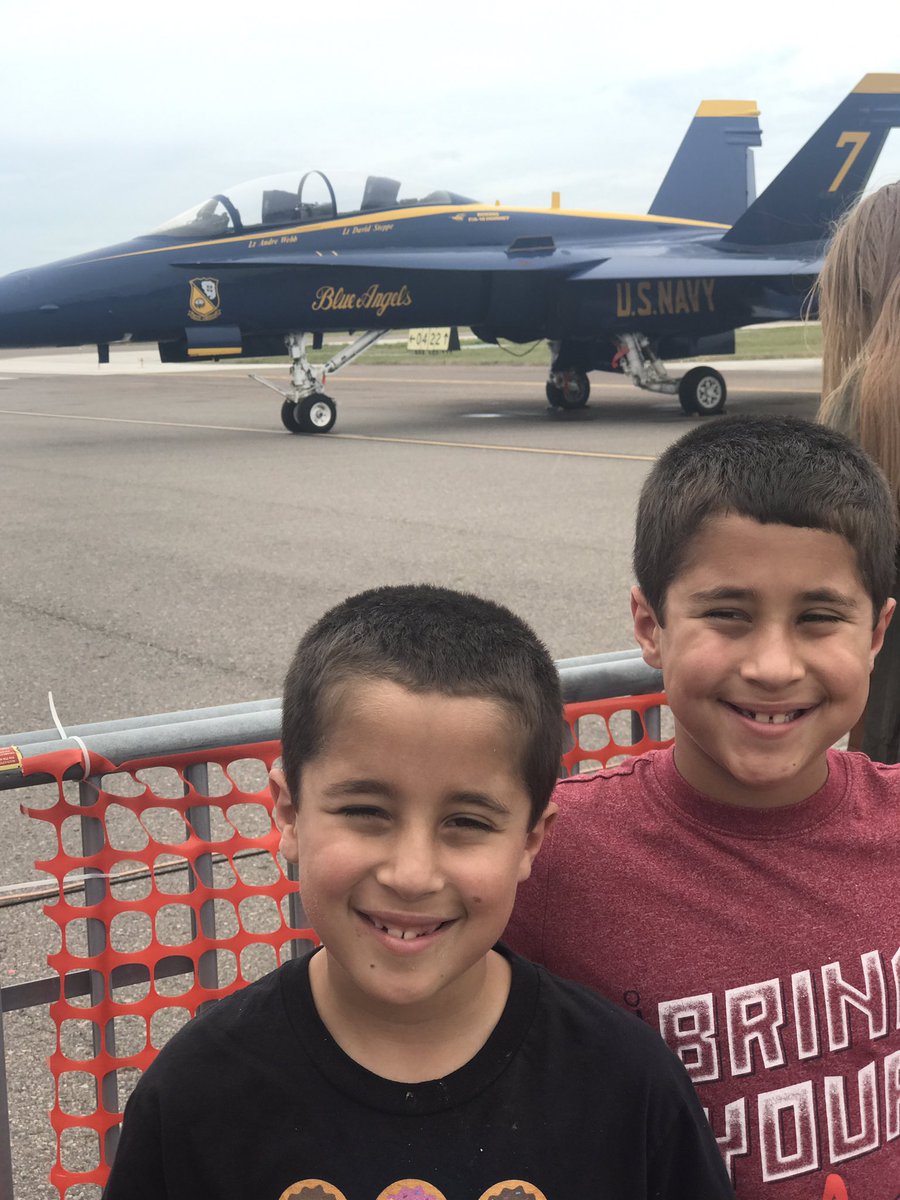 Macarter2012's tweet photo. Having a great Mother's Day #airfest18 https://t.co/iS6GM01uhU