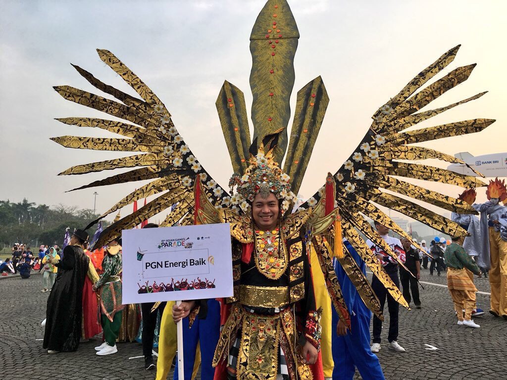 asiangames2018's tweet photo. Terimakasih telah turut memeriahkan acara #AsianGamesParade dan salut sebesar-besarnya untuk penampilan yang maksimal.
Dan selamat kepada  @Gas_Negara telah dinobatkan sebagai
Best Costume sponsored by Grab 
Best Unique Concept by INASGOC https://t.co/VEEHczakKk