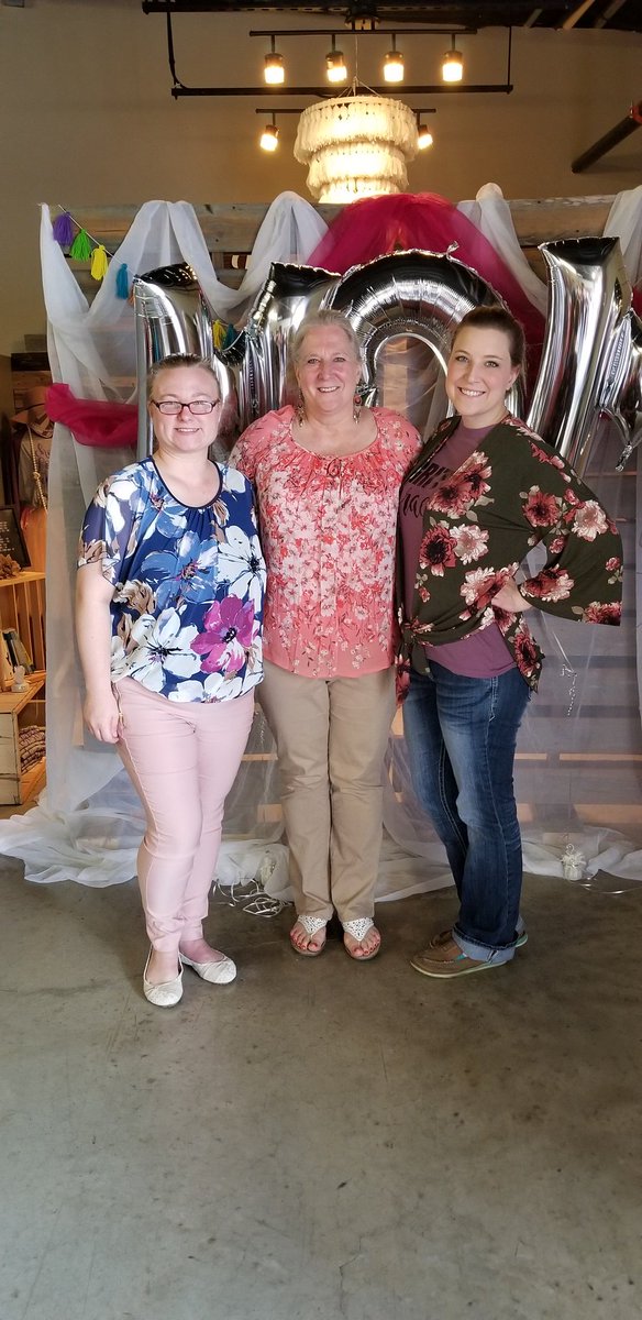 KaylaFink34's tweet photo. Happy Mothers day to the worlds best mom. #MothersDay https://t.co/RmohYa1FPH