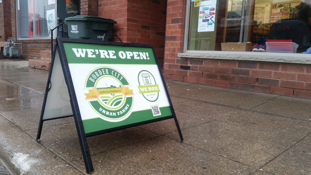 bordercityfarms's tweet image. Thanks to the Downtown Windsor Community Collaborative for hosting us yesterday. It's been extremely encouraging that people around our city have allowed us to occupy their space on Saturday mornings so enthusiastically. This is important stuff, and we're getting it right!