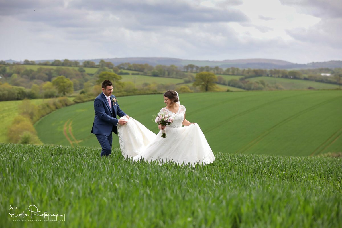 Congratulations to Amie &amp; Tom on their fantastic wedding yesterday at <a href="/TheOakBarn/">The Oak Barn</a> with <a href="/petethechef79/">Peter Mundy</a> and <a href="/EventineBand/">Eventine Band</a>