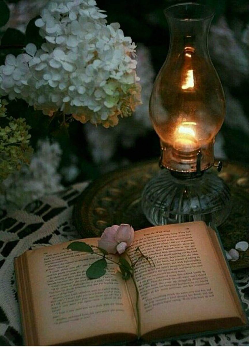 Aktrkaysea's tweet photo. İkimizde özlüyorduk ; kavuşmak için bir bahane lazımdı ama bu imkansızdı ....
Çünkü 
biz sadece özlemek için sevmiştik birbirimizi

(Cemal Süreya) https://t.co/noyvVdsLP3