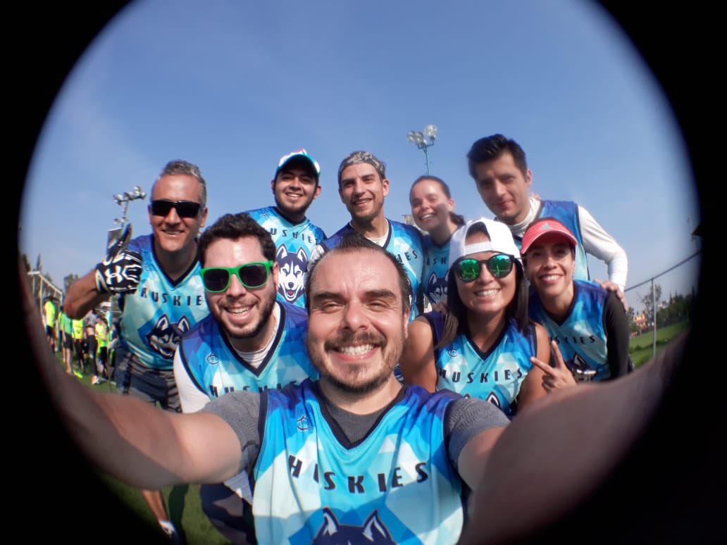 CintiMedina's tweet photo. Hoy estrenamos piel y nos llevamos la Victoria 6-2 ( En esta liga cuentan cada anotación como 1 y no hay puntos extra) @TochoPrimeTime Bien Team #Huskies #Auuuuu #tochitoflag #tochobandera #misbalam @BalamEyewear https://t.co/VduXfiRkYL