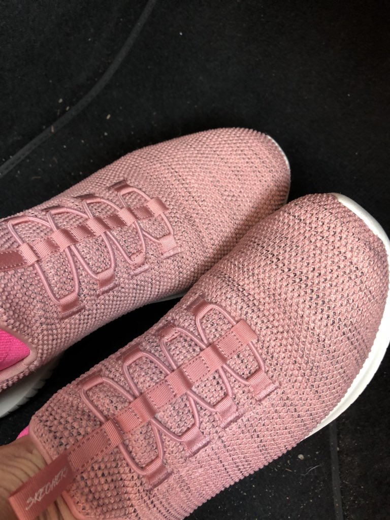 Lizzycious30's tweet photo. @SKECHERSUSA For me these ones 😊 https://t.co/2uyGkZ71eG